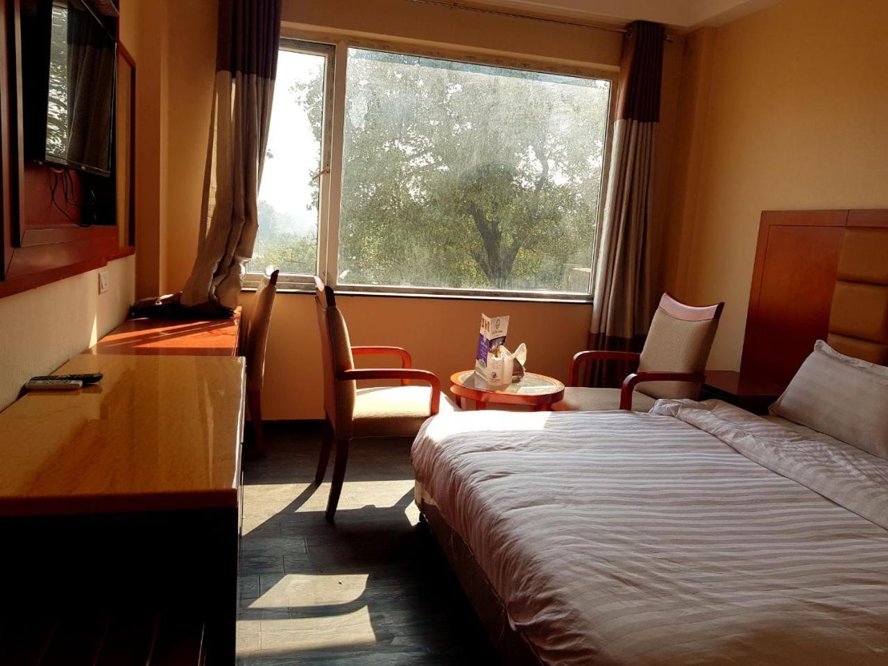 Hotel Blue Lagoon 哈里瓦 外观 照片