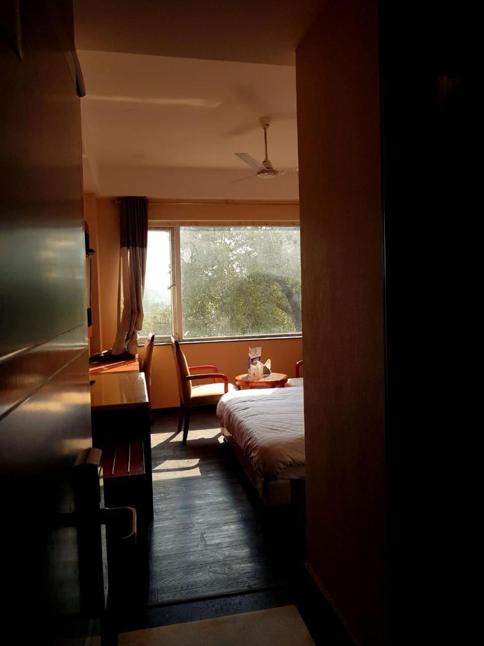 Hotel Blue Lagoon 哈里瓦 外观 照片